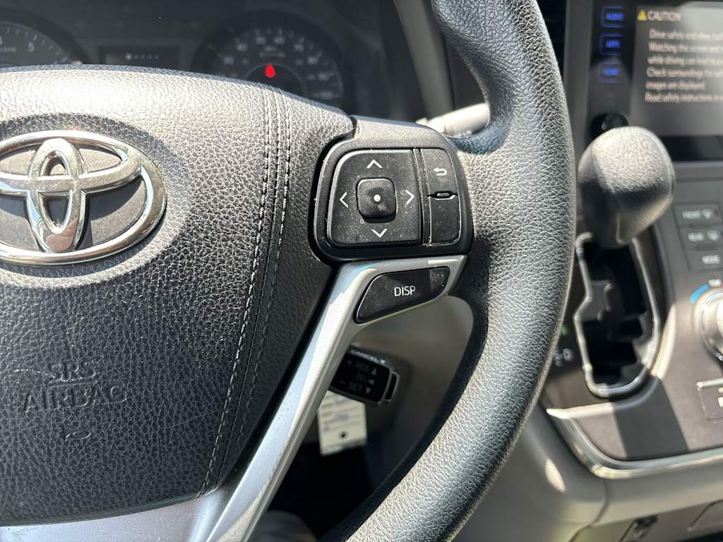 Thumbnail: 2017 Toyota Sienna - 13