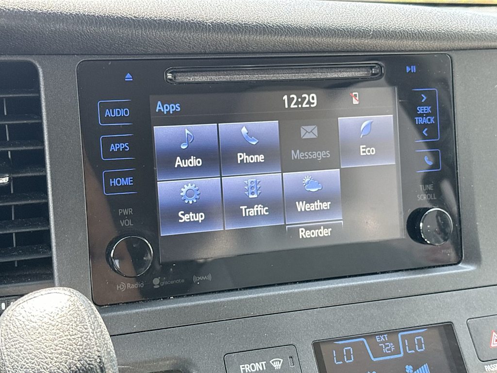 Thumbnail: 2017 Toyota Sienna - 16