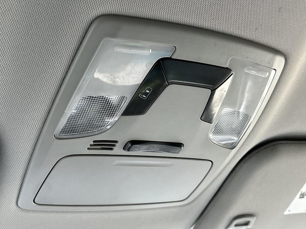 Thumbnail: 2017 Toyota Sienna - 23