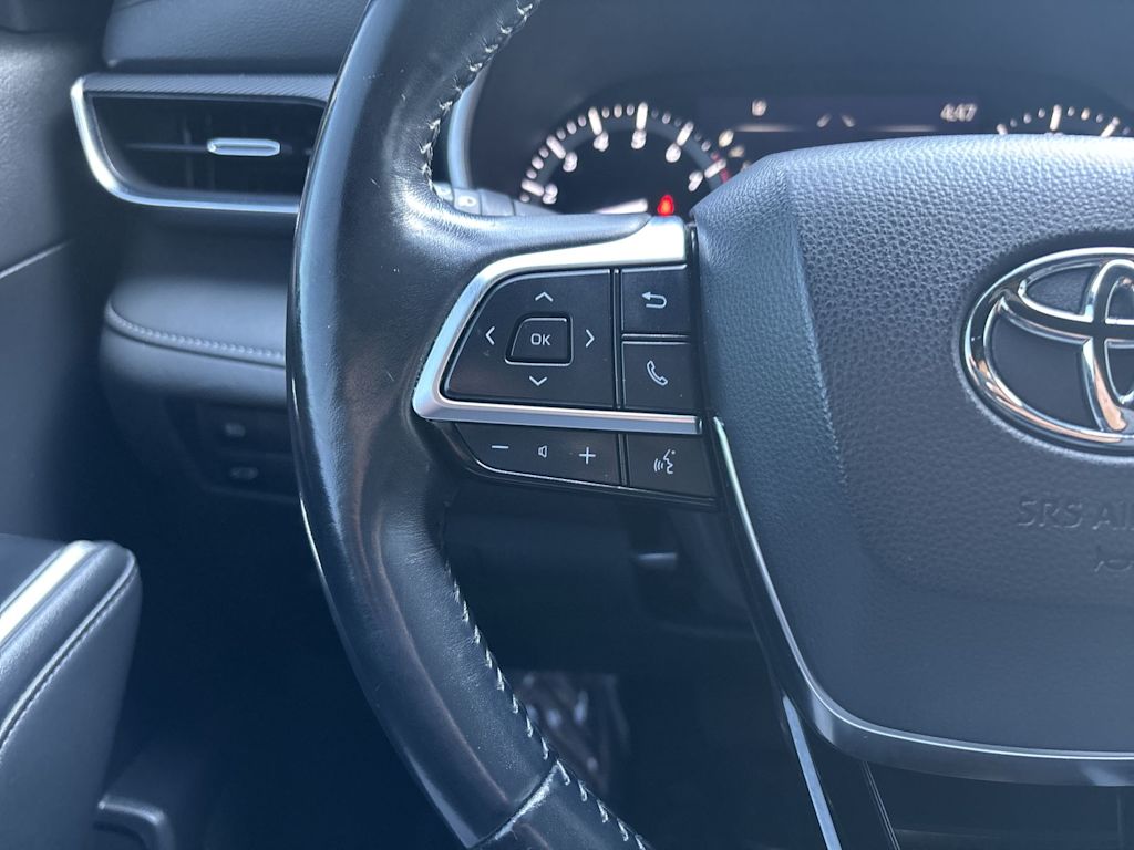 Thumbnail: 2021 Toyota Highlander - 14