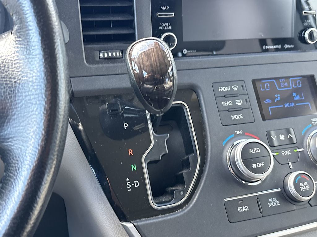Thumbnail: 2020 Toyota Sienna - 6