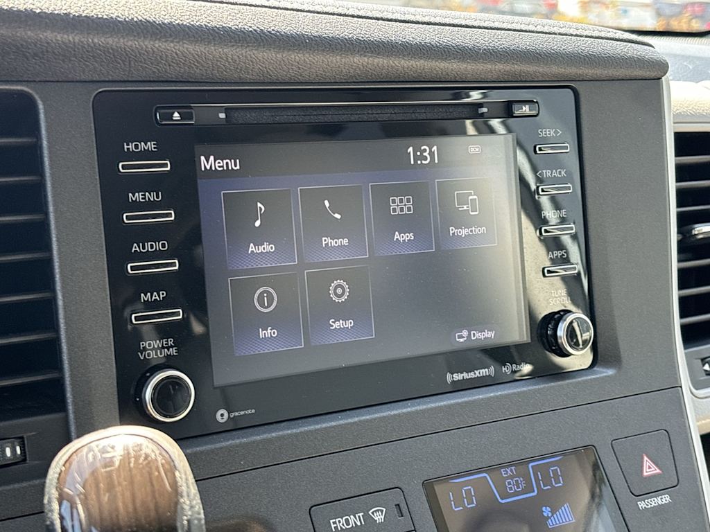 Thumbnail: 2020 Toyota Sienna - 17