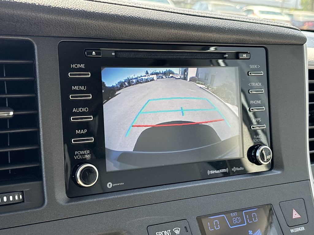 Thumbnail: 2020 Toyota Sienna - 22