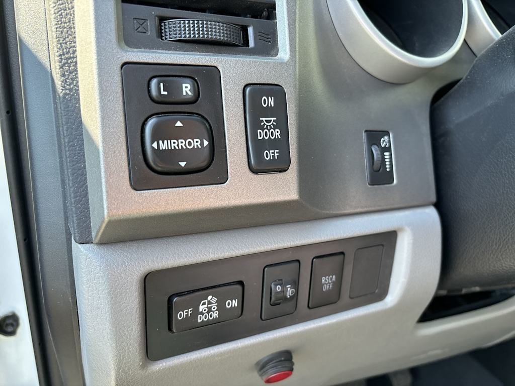 Thumbnail: 2013 Toyota Tundra - 12