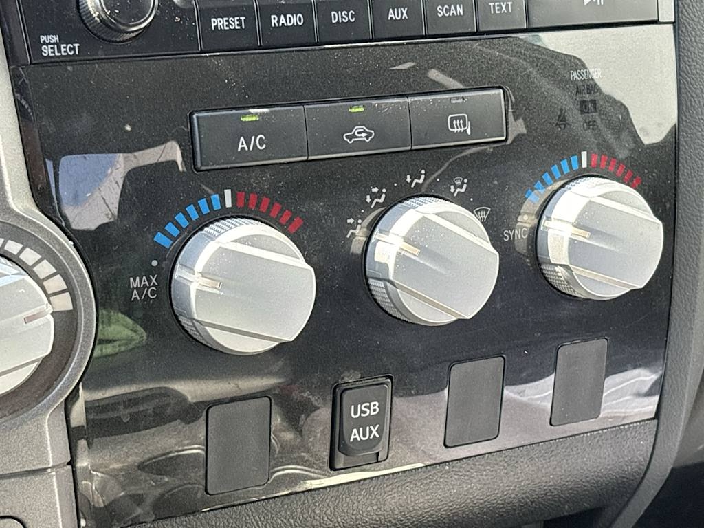 Thumbnail: 2013 Toyota Tundra - 17