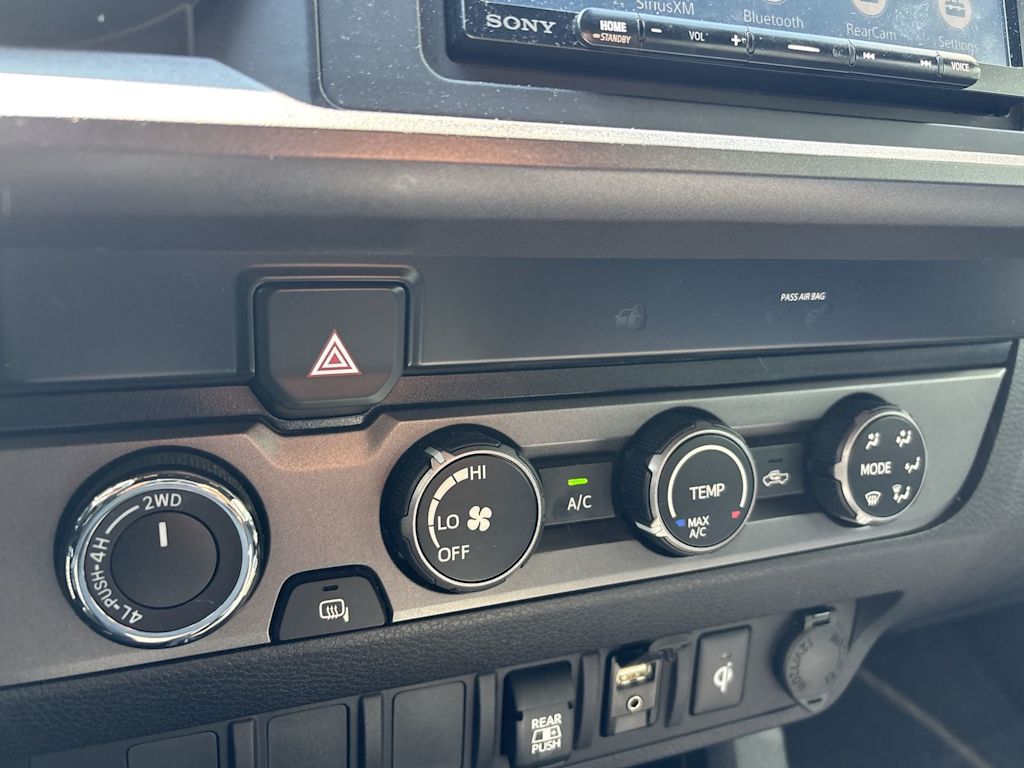 Thumbnail: 2019 Toyota Tacoma - 15