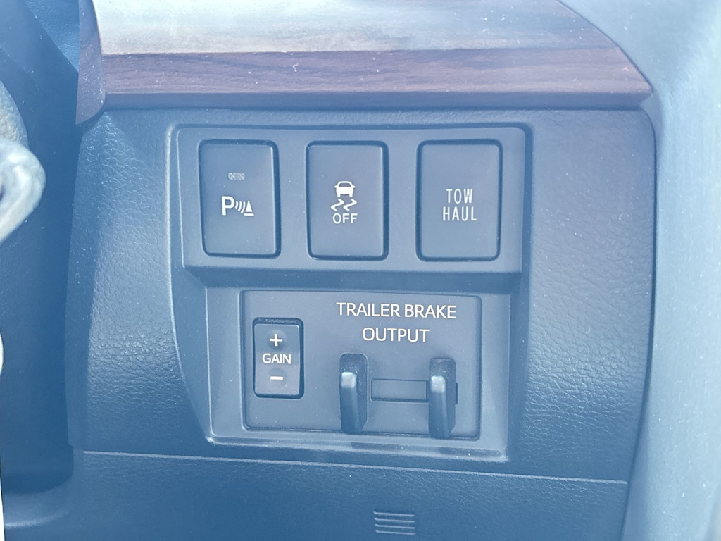 2018 Toyota Tundra Limited 17