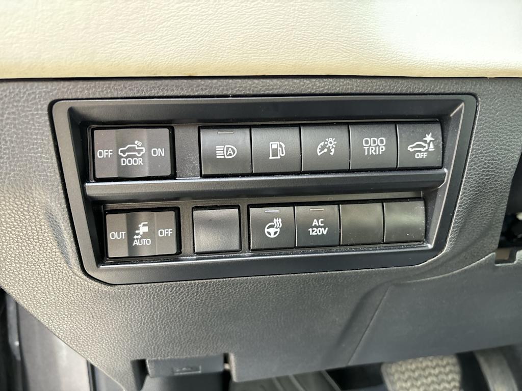 Thumbnail: 2023 Toyota Tundra - 14