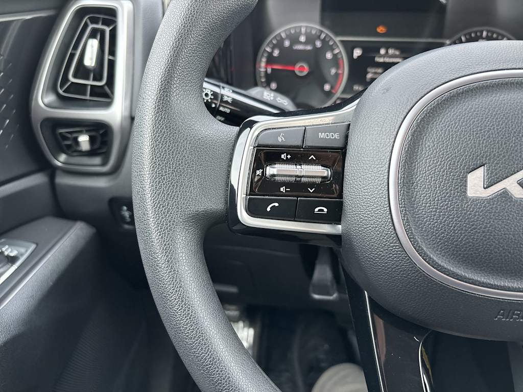 2023 Kia Sorento LX 15