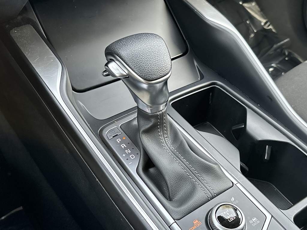 2023 Kia Sorento LX 25