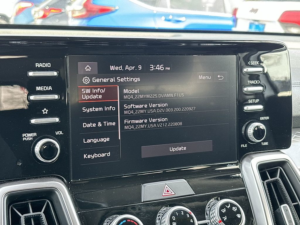 2023 Kia Sorento LX 22