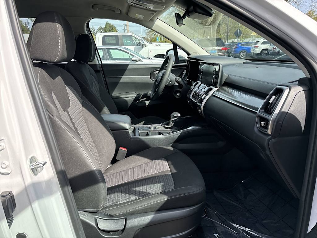 2023 Kia Sorento LX 6