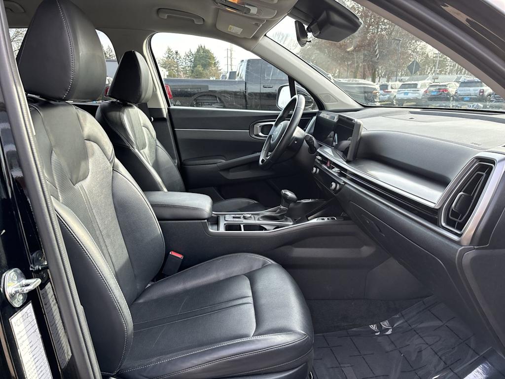 Thumbnail: 2024 Kia Sorento - 4