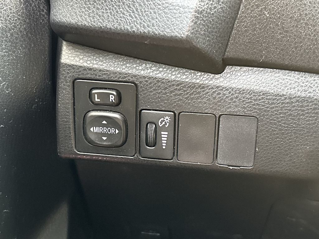 Thumbnail: 2014 Toyota Corolla - 19