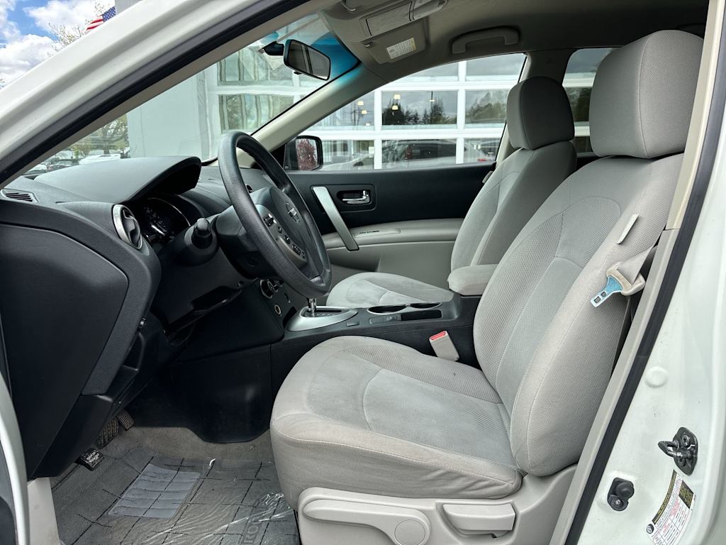 2015 Nissan Rogue S 6