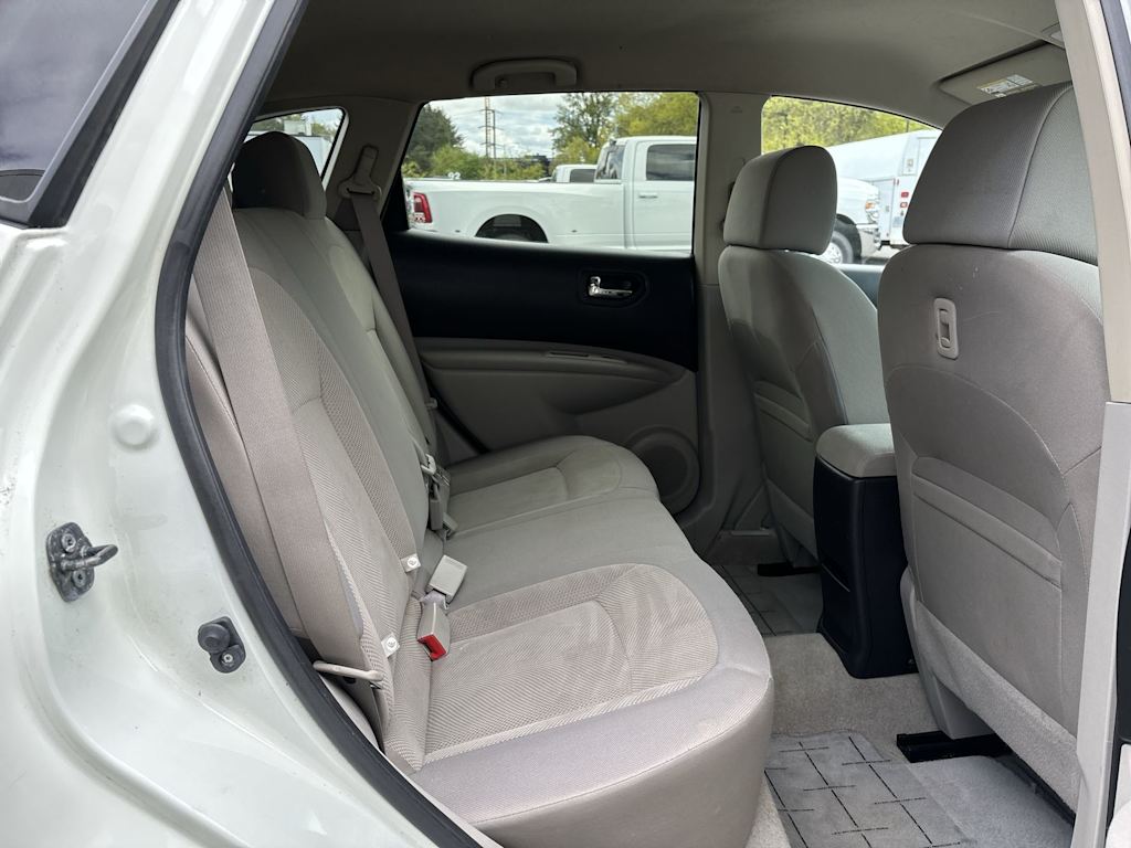 2015 Nissan Rogue S 7