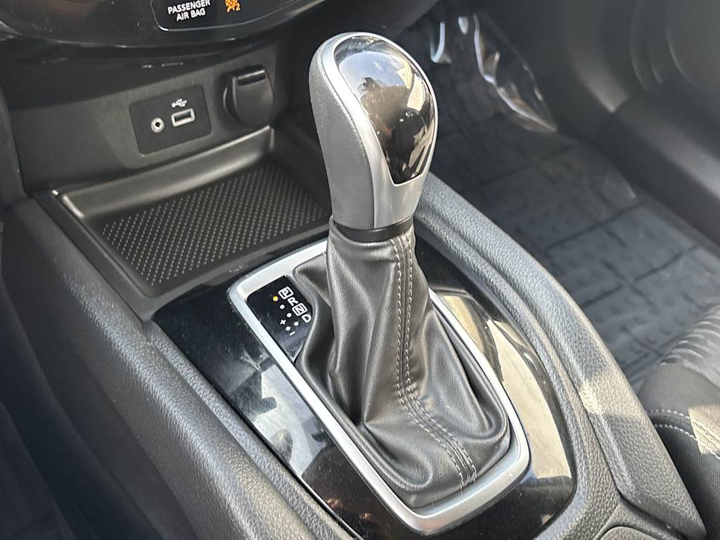 Thumbnail: 2020 Nissan Rogue - 10