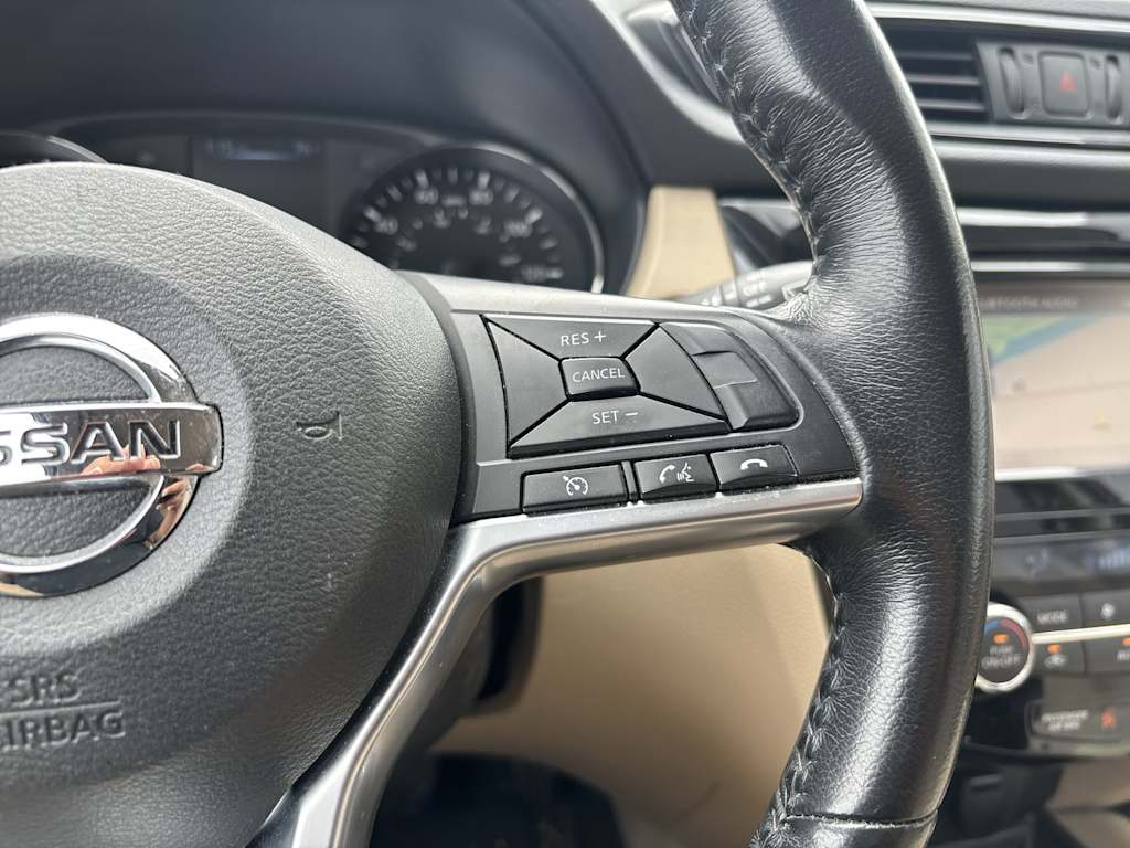 Thumbnail: 2017 Nissan Rogue - 15