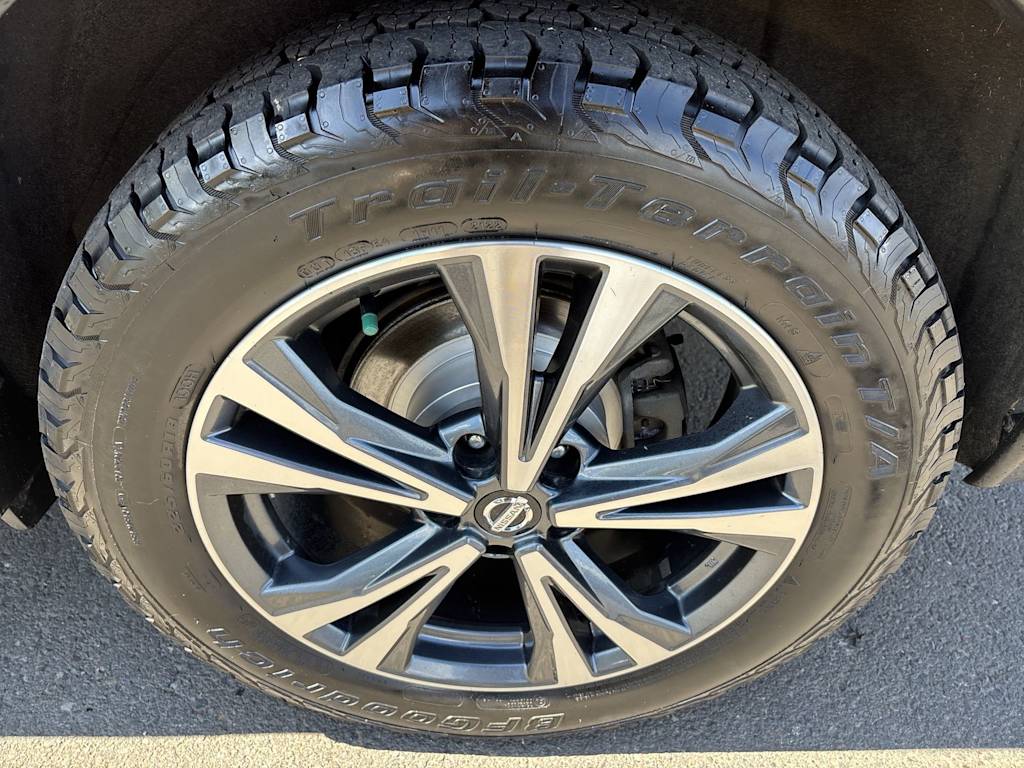Thumbnail: 2017 Nissan Rogue - 5
