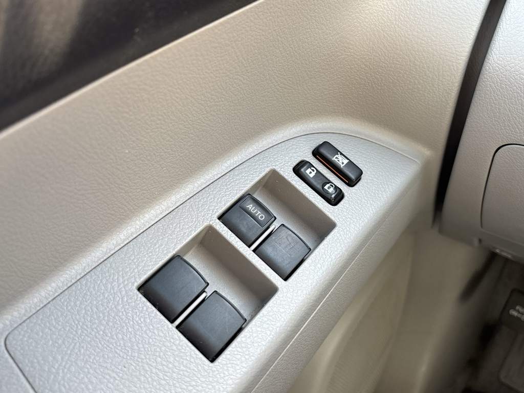 Thumbnail: 2010 Toyota Highlander - 6