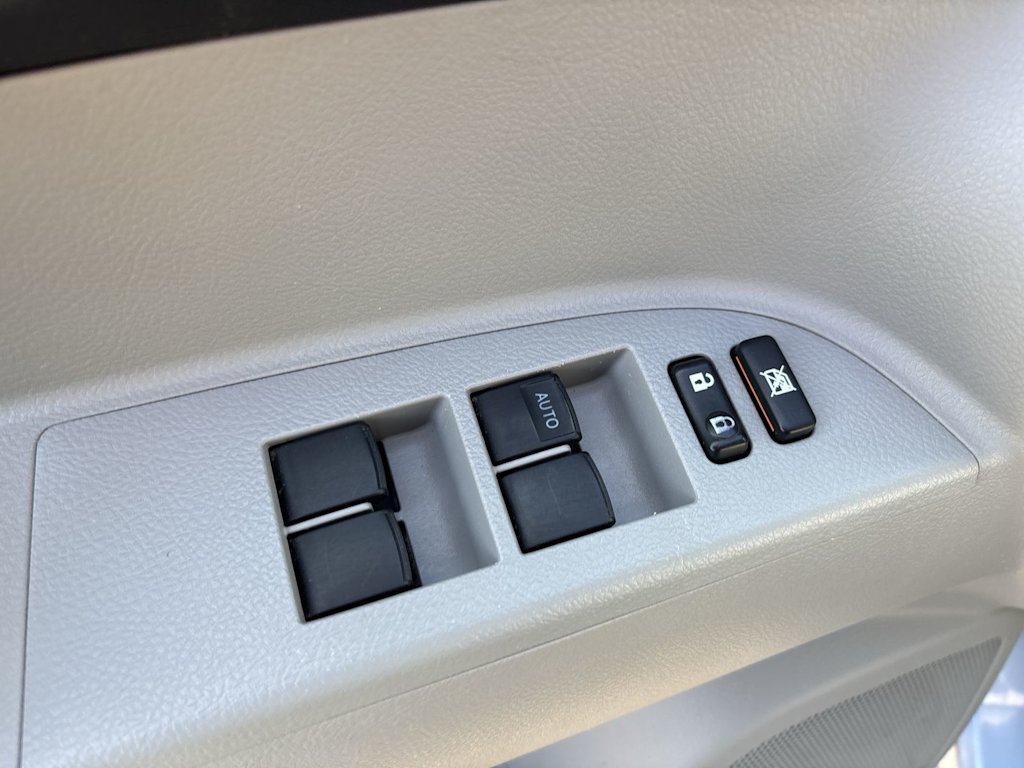 Thumbnail: 2010 Toyota Highlander - 13