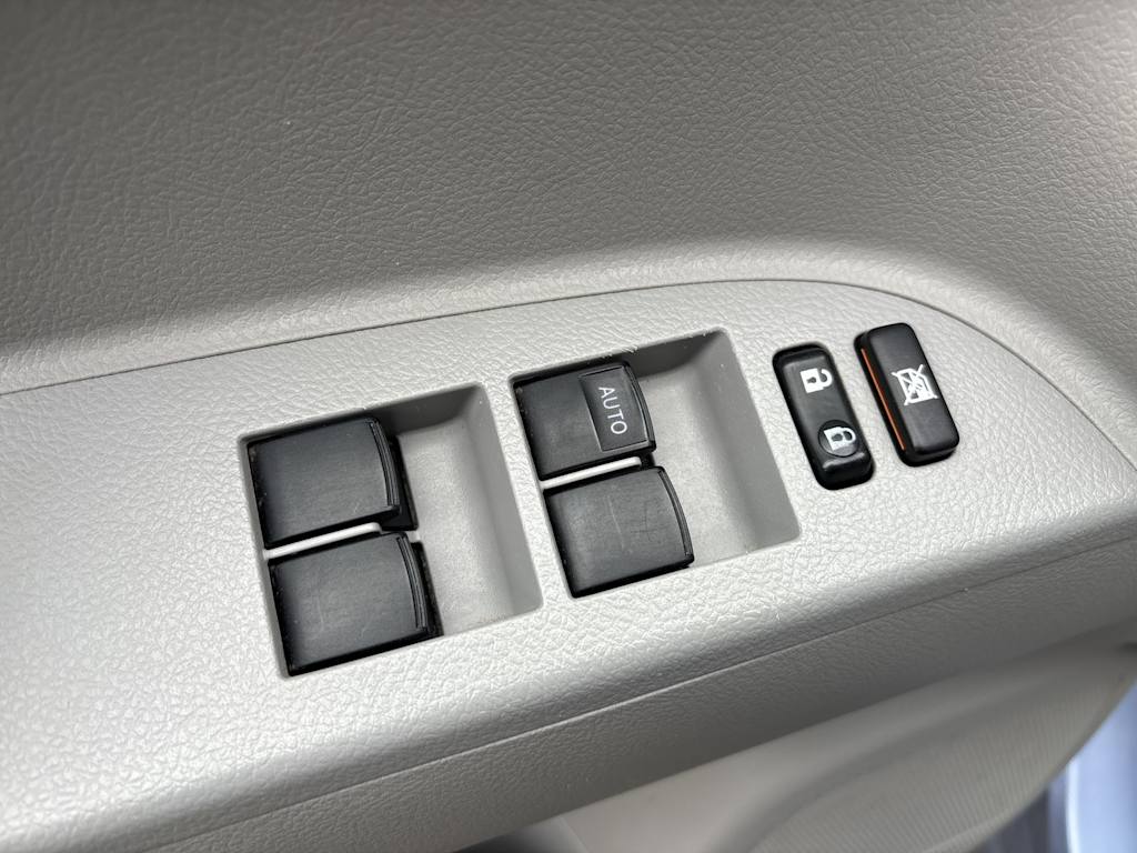 Thumbnail: 2010 Toyota Highlander - 14