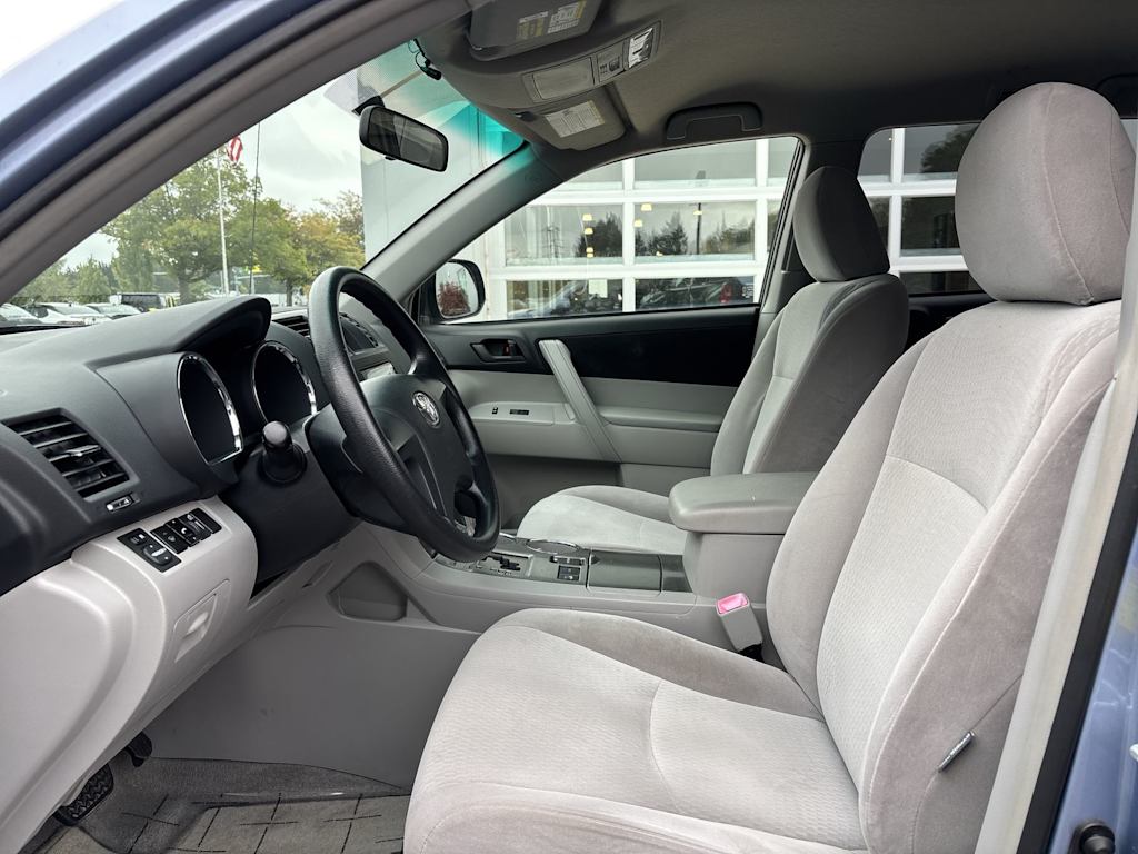 Thumbnail: 2010 Toyota Highlander - 6