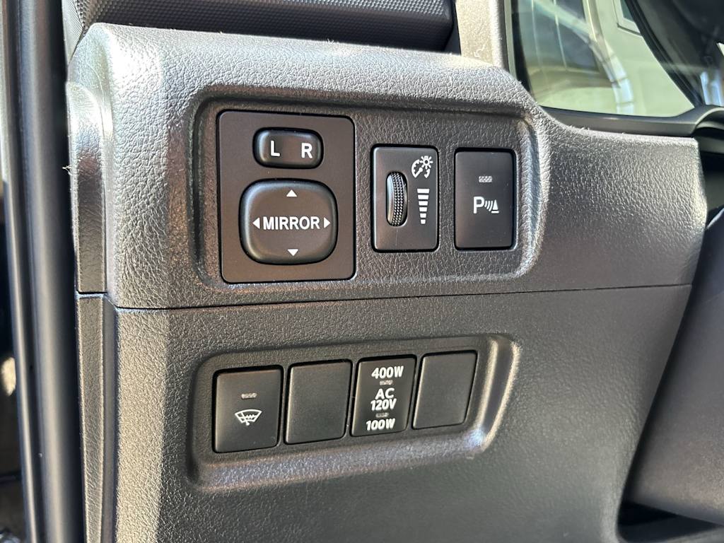 Thumbnail: 2016 Toyota 4Runner - 14