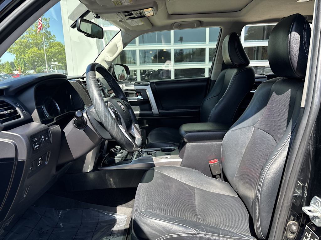 Thumbnail: 2016 Toyota 4Runner - 7