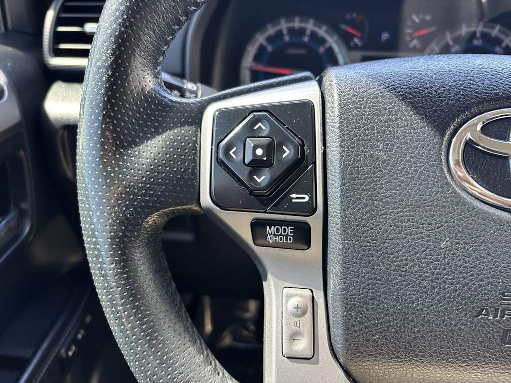 Thumbnail: 2016 Toyota 4Runner - 16