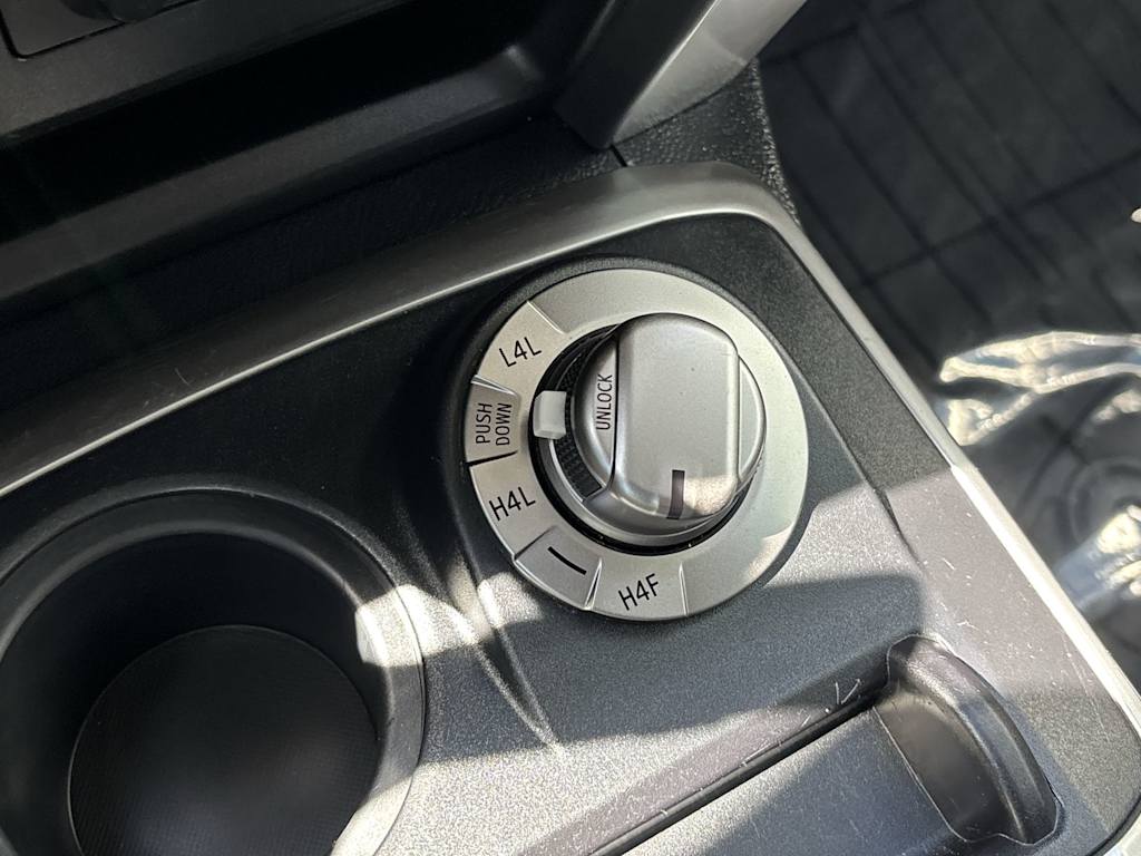 Thumbnail: 2016 Toyota 4Runner - 10