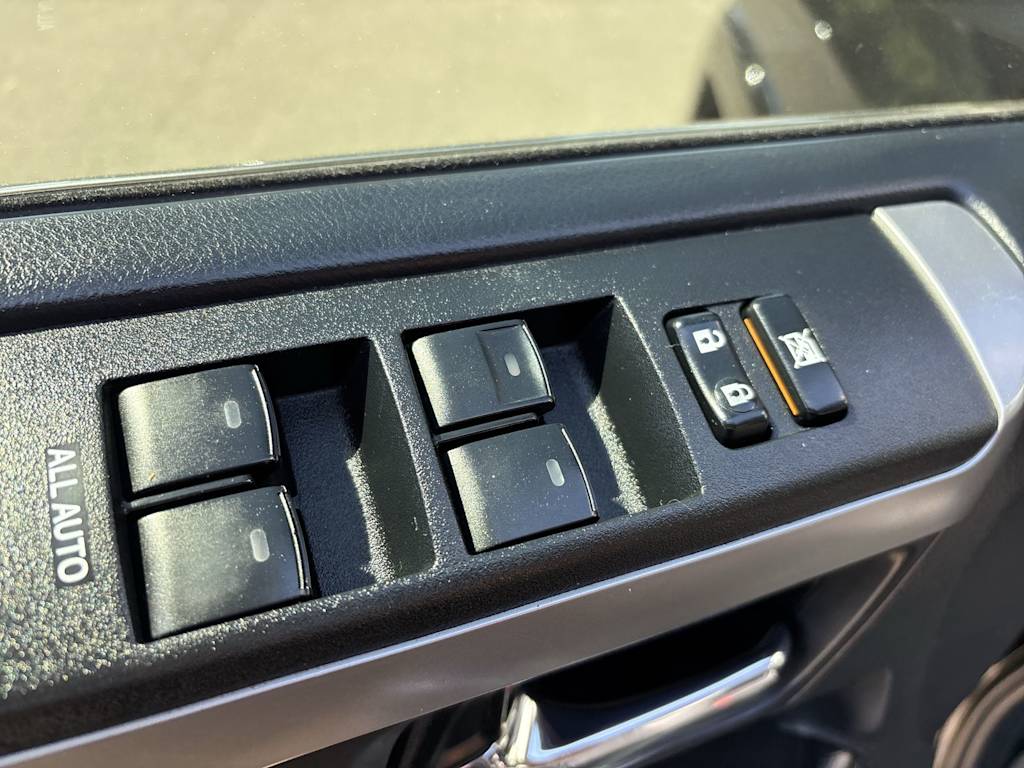 Thumbnail: 2016 Toyota 4Runner - 13