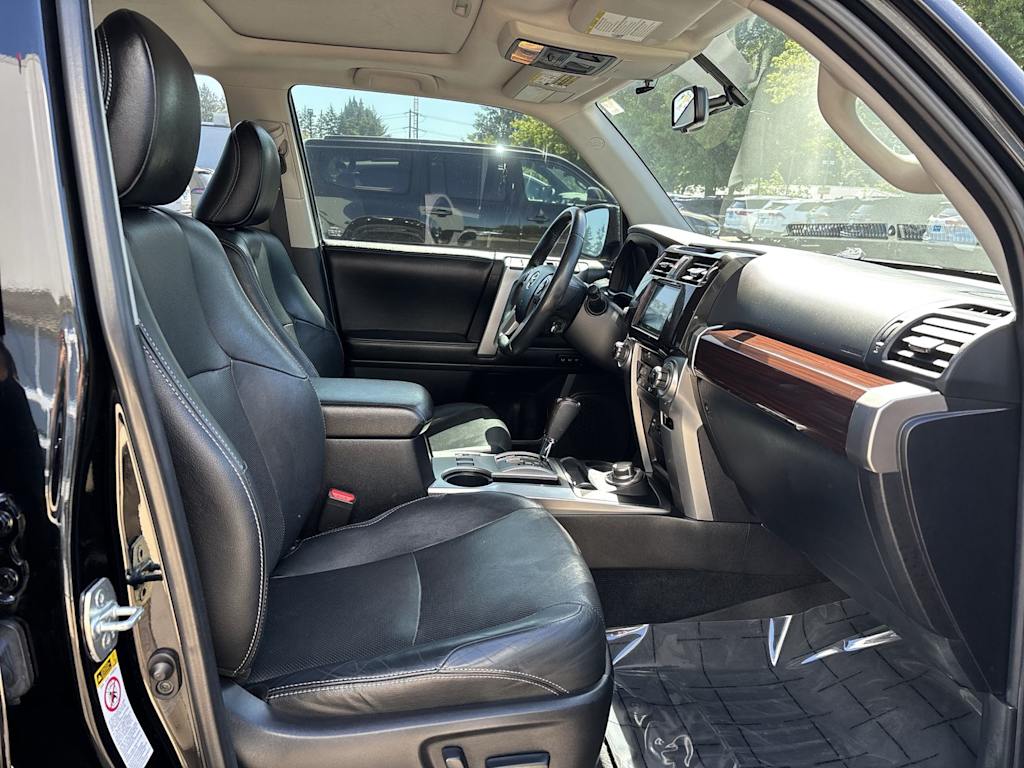 Thumbnail: 2016 Toyota 4Runner - 6