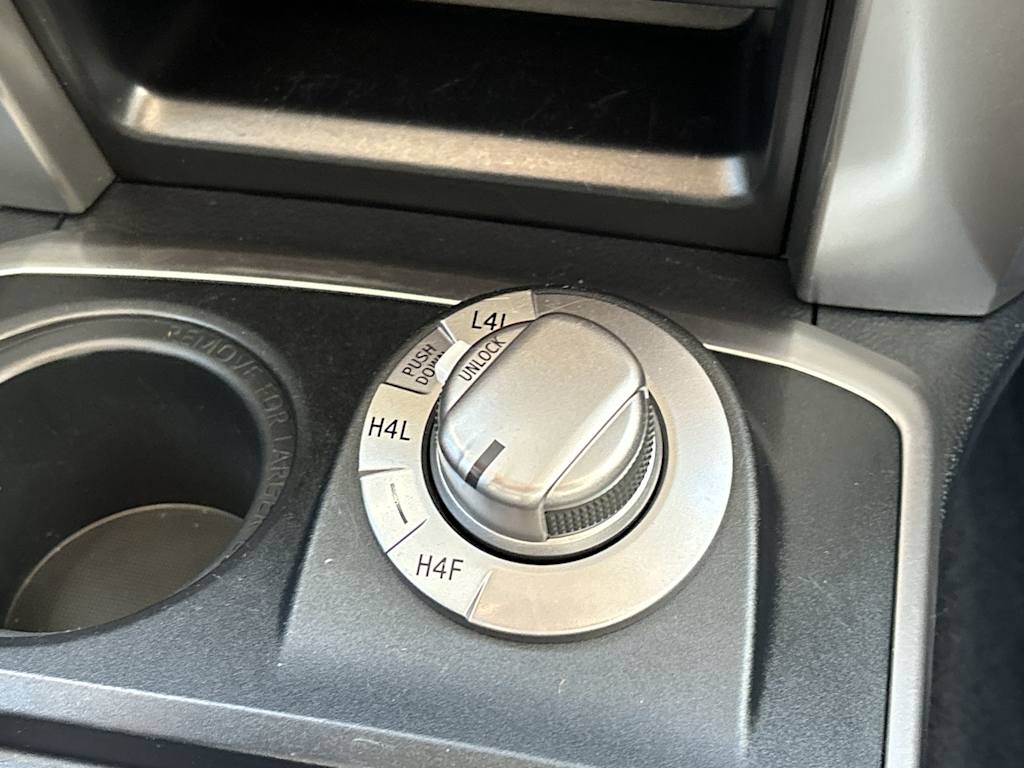 Thumbnail: 2020 Toyota 4Runner - 8