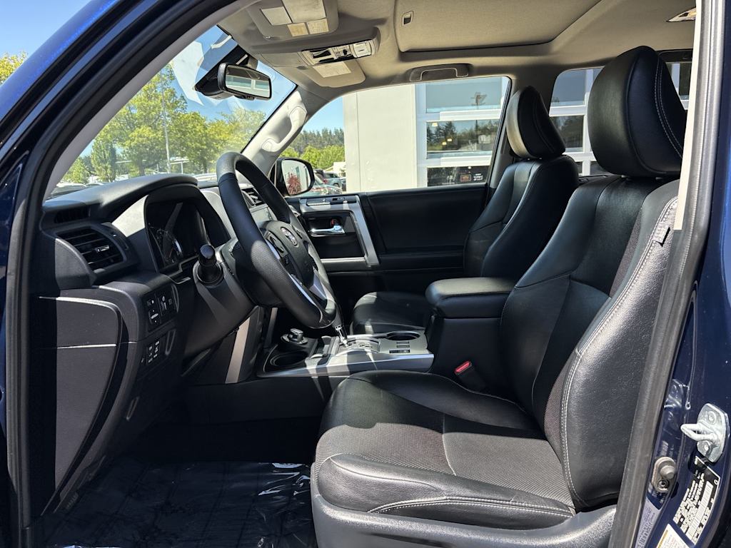 Thumbnail: 2020 Toyota 4Runner - 6