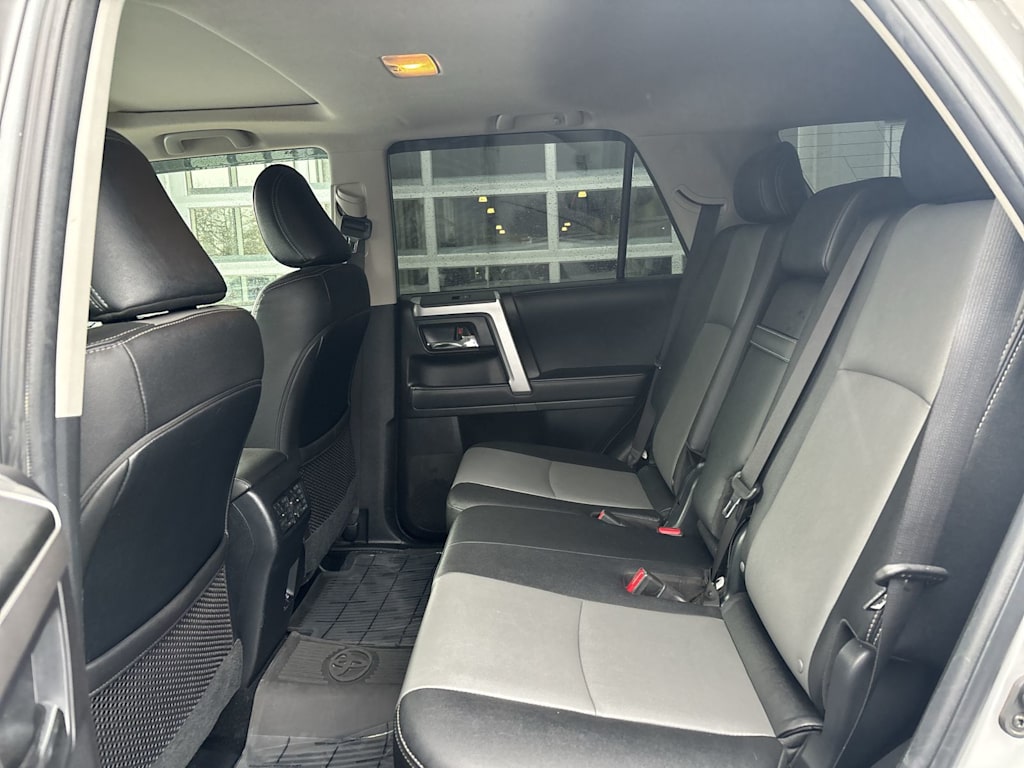 Thumbnail: 2022 Toyota 4Runner - 10