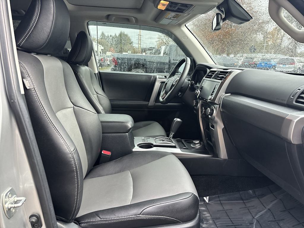 Thumbnail: 2022 Toyota 4Runner - 4