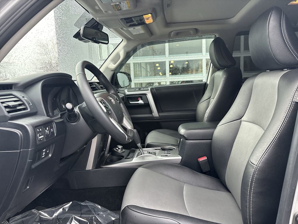 Thumbnail: 2022 Toyota 4Runner - 5