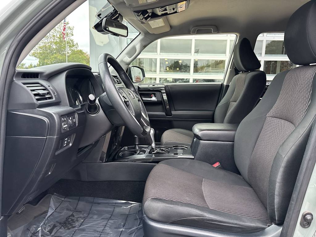Thumbnail: 2022 Toyota 4Runner - 6