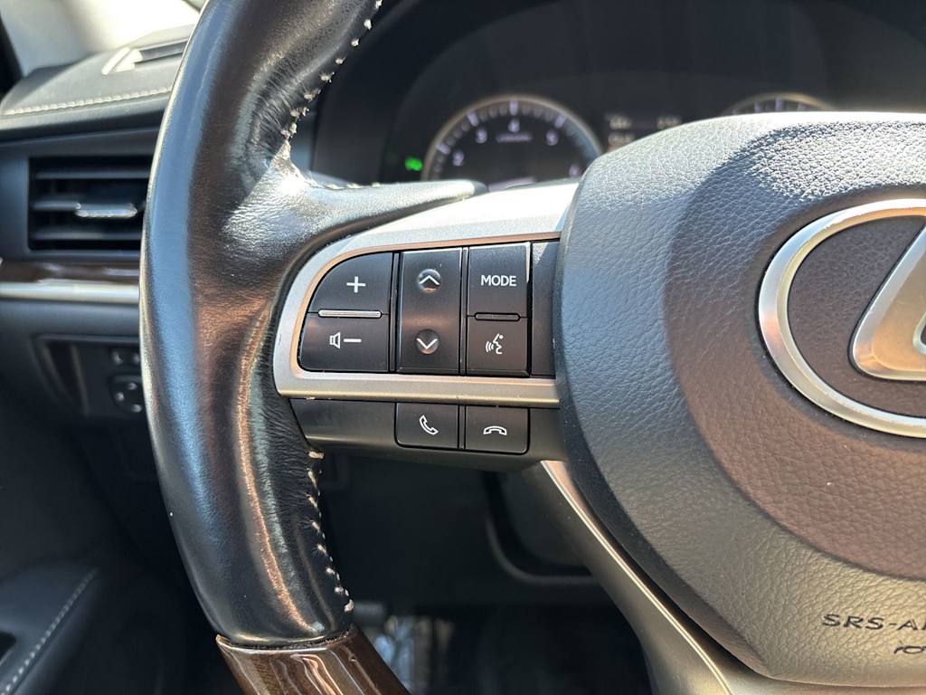 Thumbnail: 2016 Lexus ES - 17