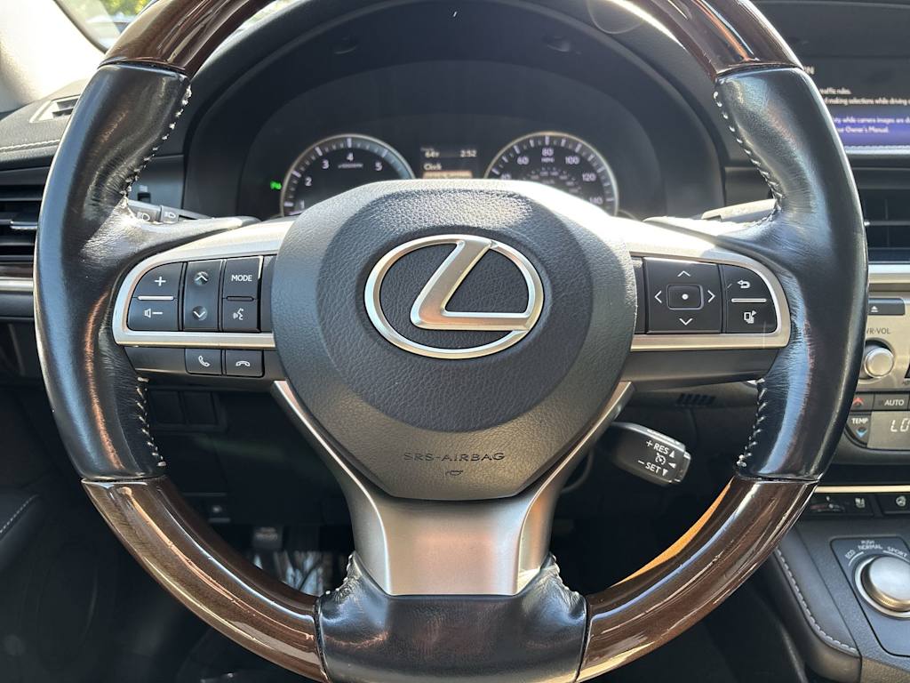 Thumbnail: 2016 Lexus ES - 2