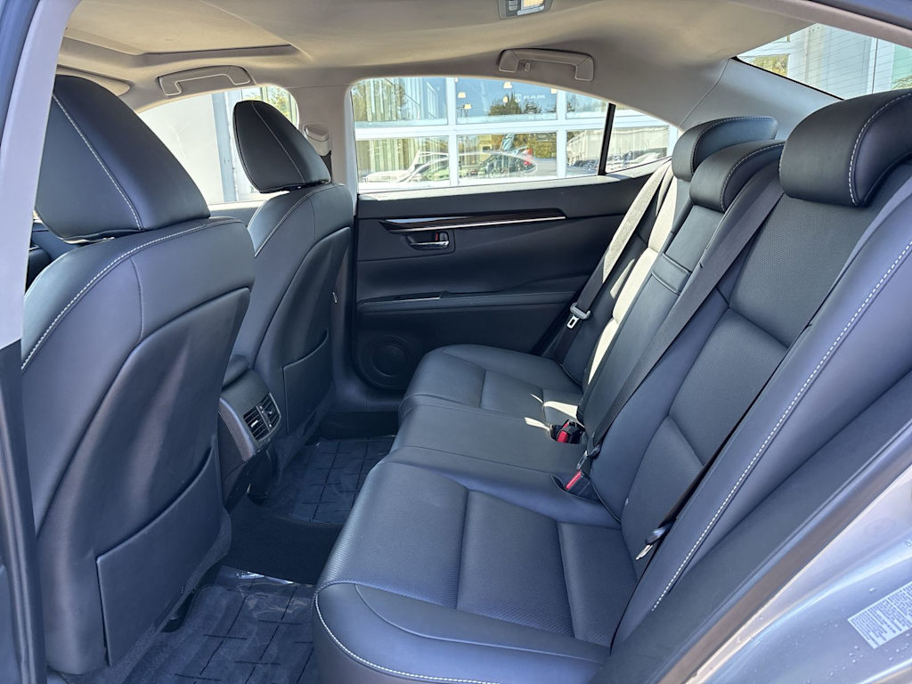 Thumbnail: 2016 Lexus ES - 14