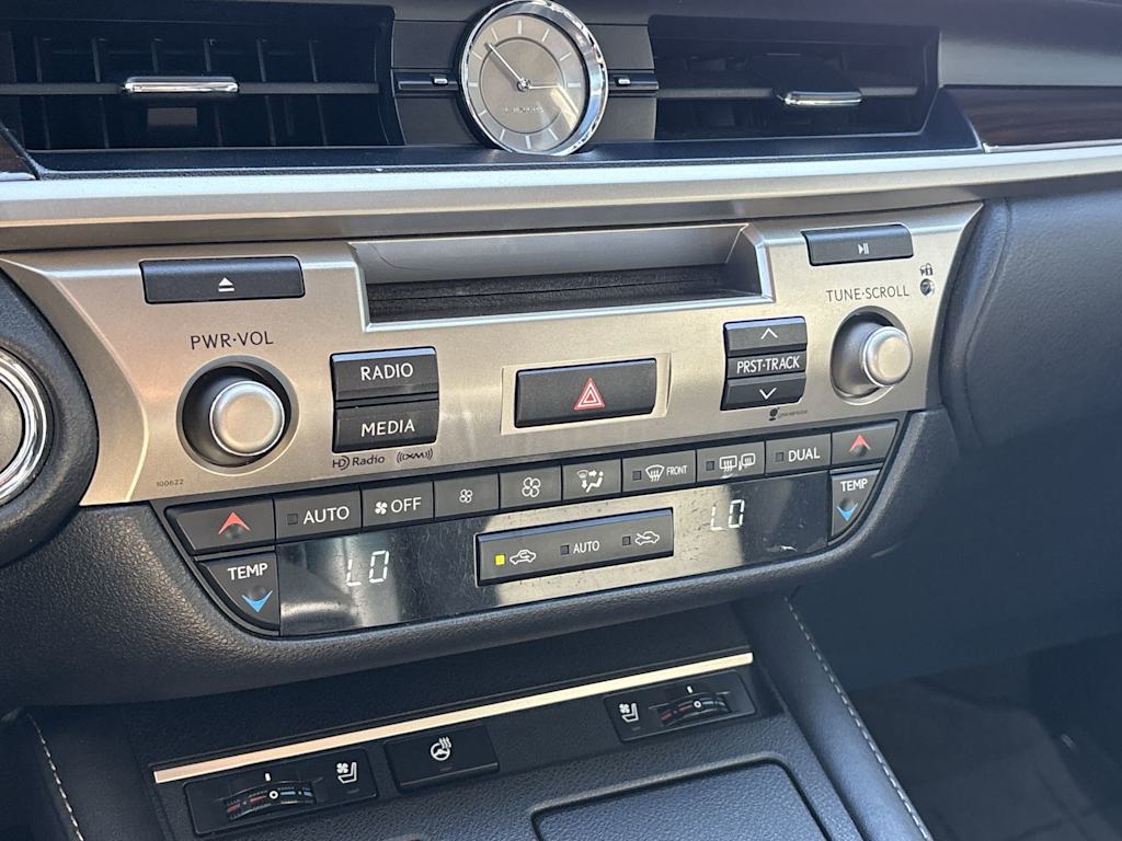 Thumbnail: 2016 Lexus ES - 22
