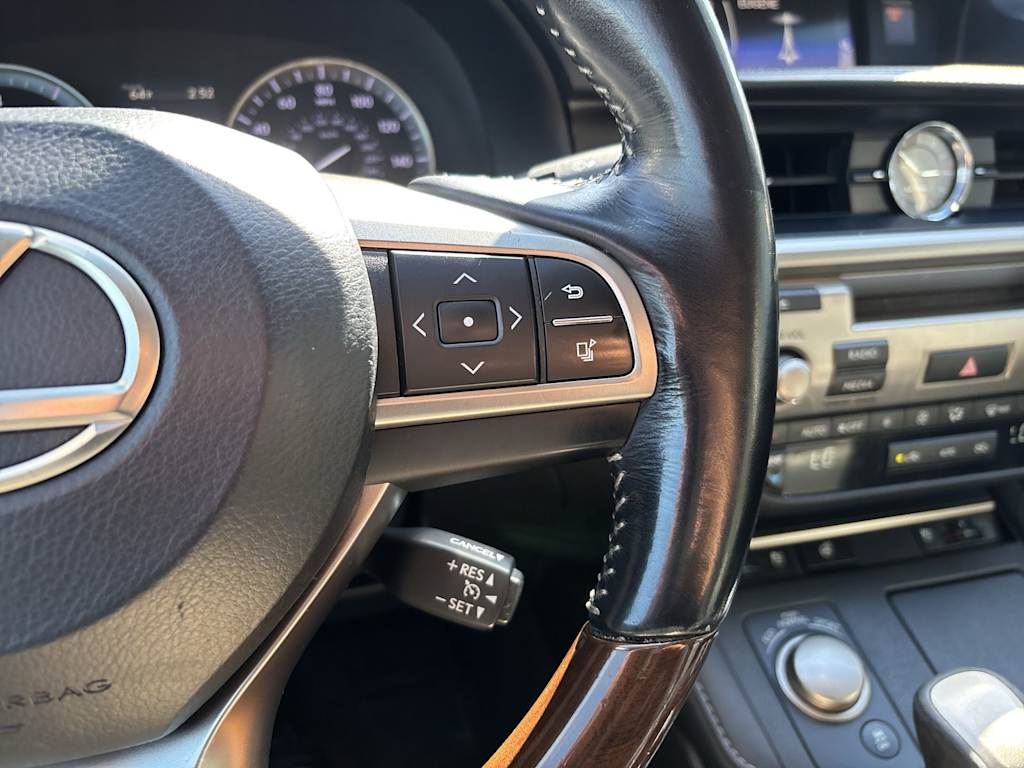 Thumbnail: 2016 Lexus ES - 18