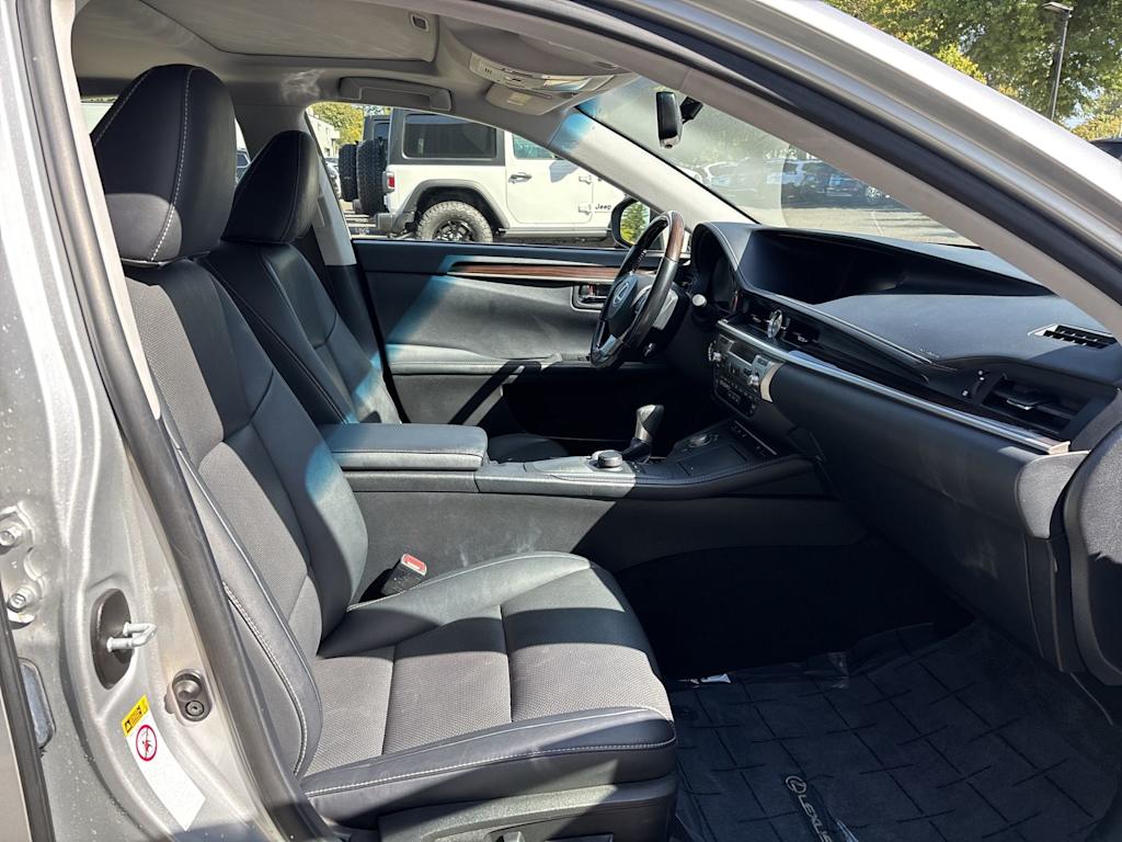 Thumbnail: 2016 Lexus ES - 6