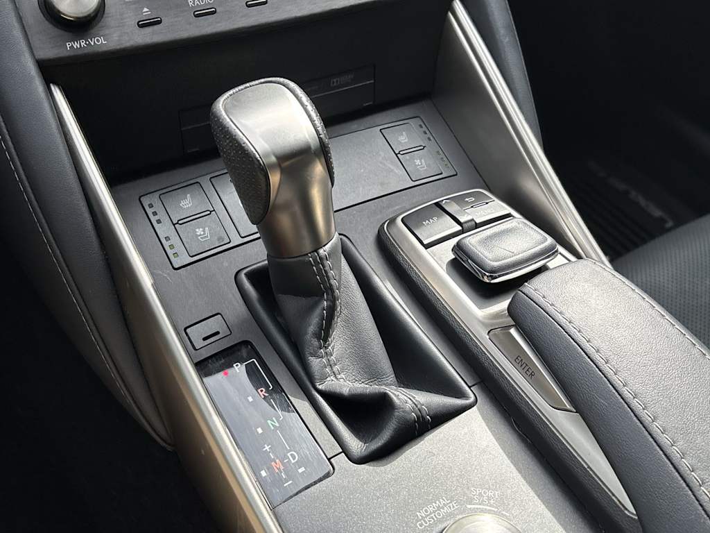 Thumbnail: 2020 Lexus IS - 21