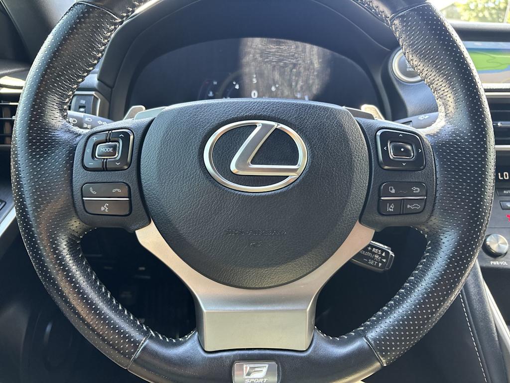 Thumbnail: 2020 Lexus IS - 15