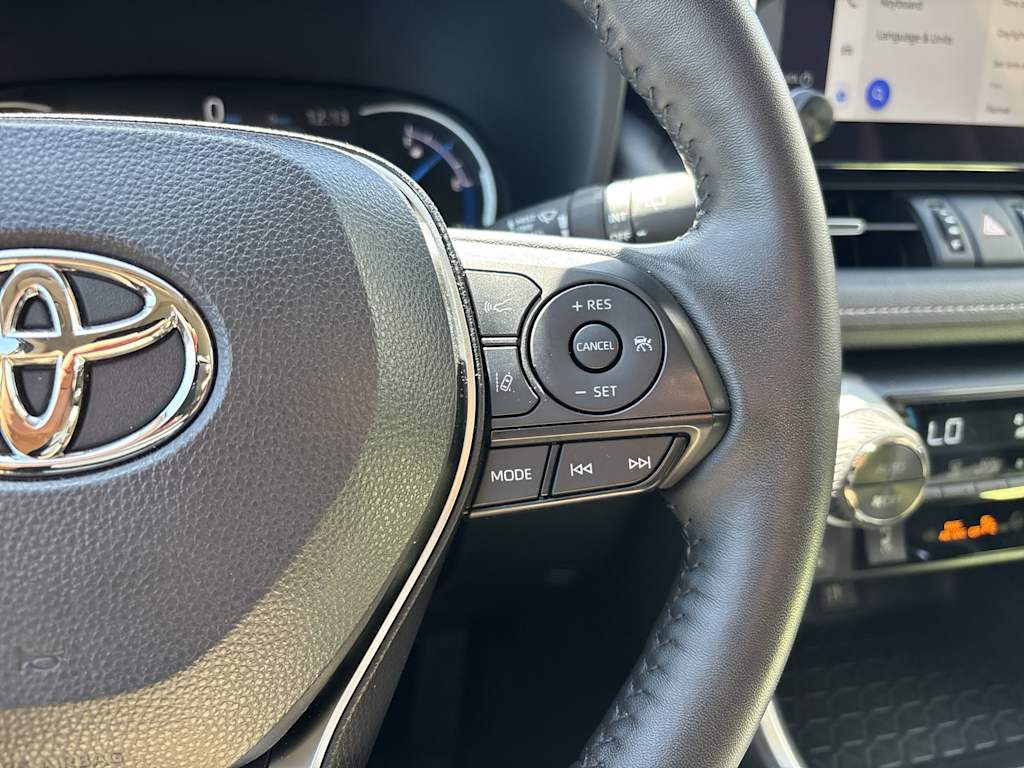 Thumbnail: 2025 Toyota RAV4 - 12