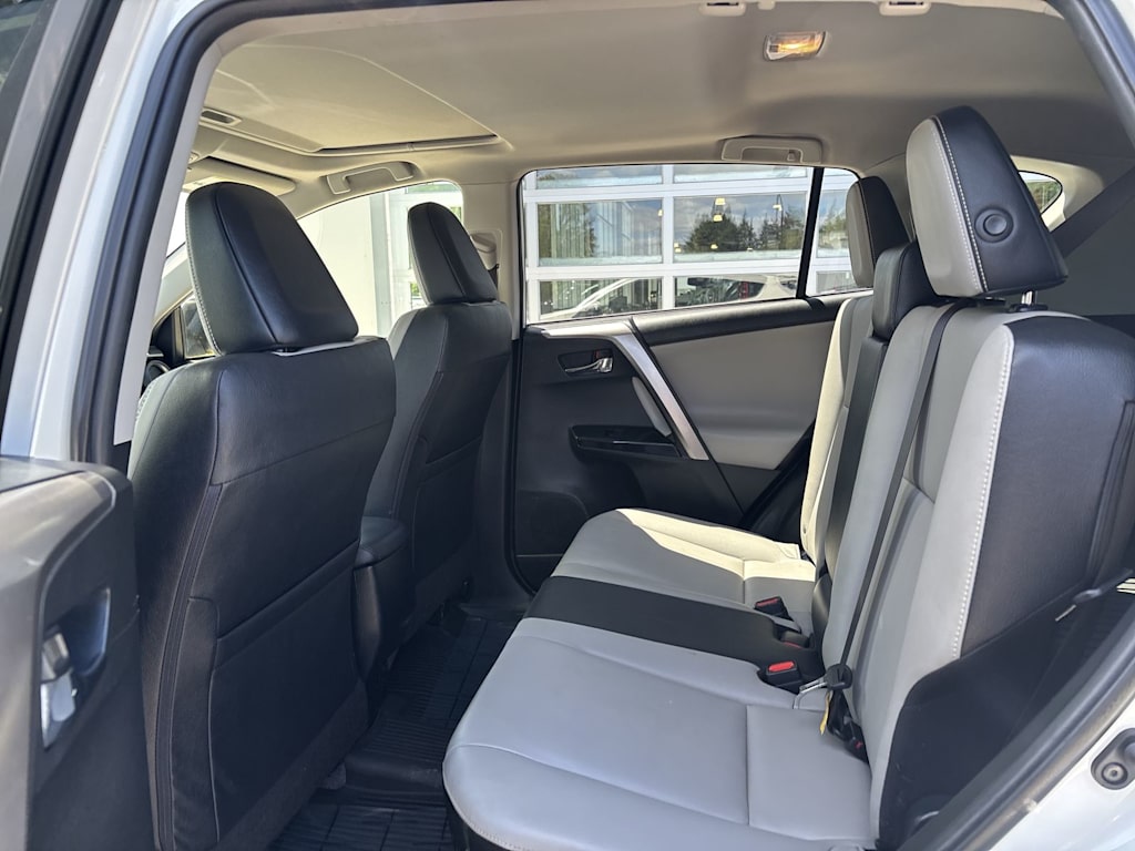 Thumbnail: 2016 Toyota RAV4 - 12