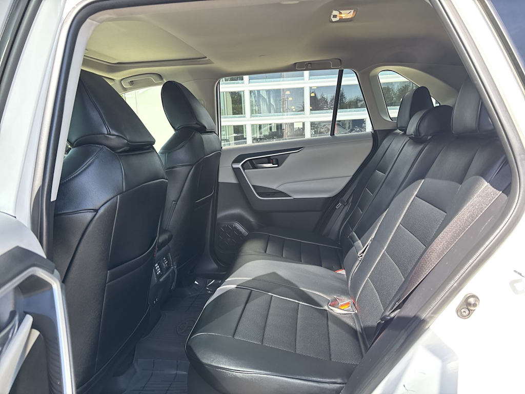 Thumbnail: 2020 Toyota RAV4 - 12